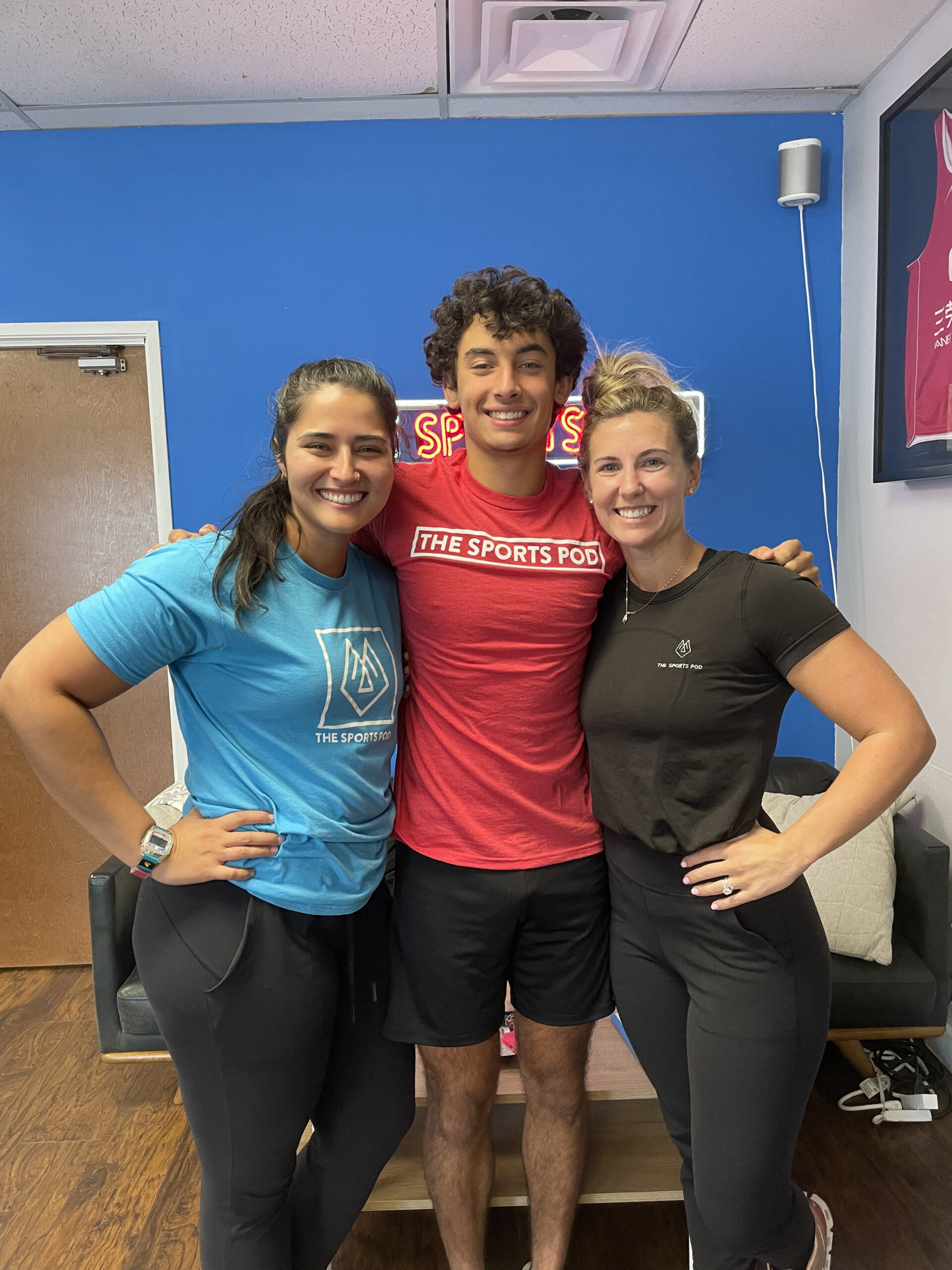 Always enjoy getting to hang out with all the awesome athletes who come through our doors! Our team is always ready to work with you to help you reach your fitness goals, whatever they may be. Come on in and say Hi :)