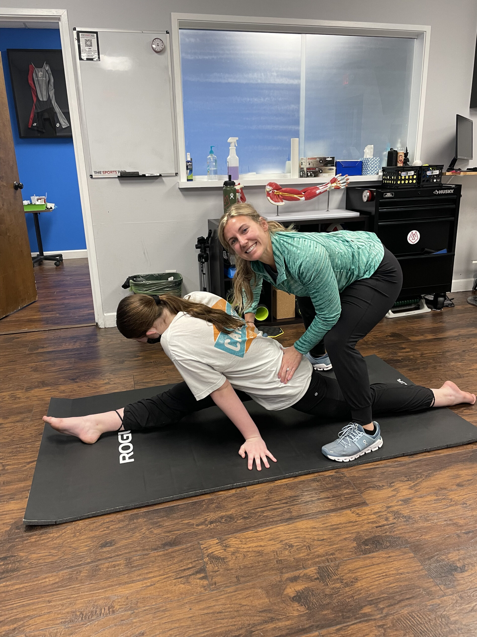 At The Sports Pod, we pride ourselves on our unparalleled attention to detail. Our approach goes beyond what you'll find at any other clinic in town. We take the time to truly understand your unique situation, and we work tirelessly to get to the root cause of any issue you may be experiencing. Whether you're dealing with a sports injury, chronic pain, or simply looking to improve your overall health and wellness, we're here to help you achieve your goals.